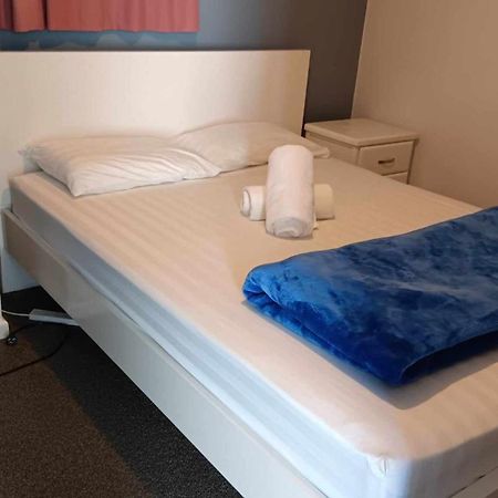Homestay, Handy City Center ไครสต์เชิร์ช ภายนอก รูปภาพ